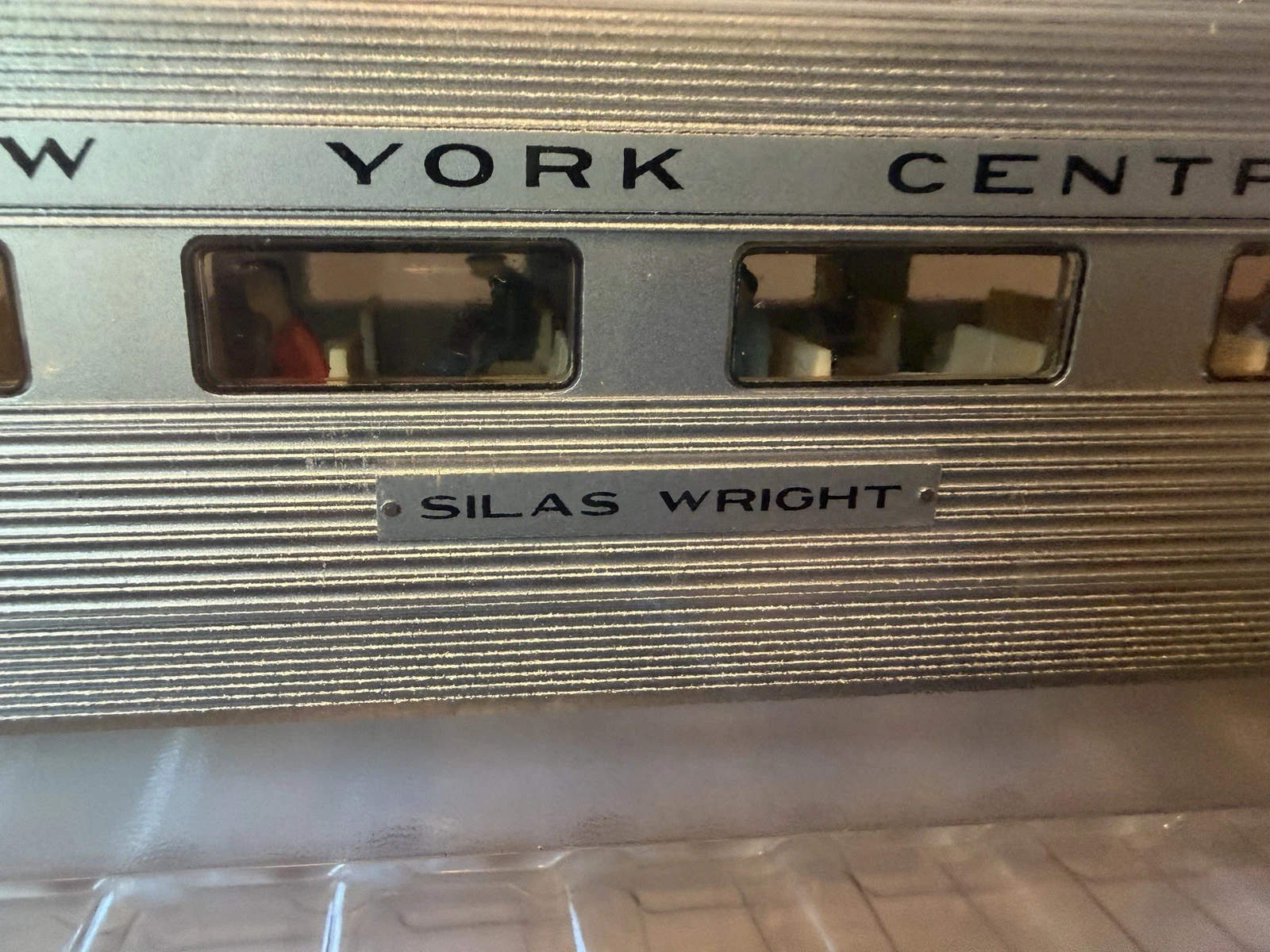 Lionel 6-83611 New York Central Empire State Express 4 Car Set LN/Box — photo 2
