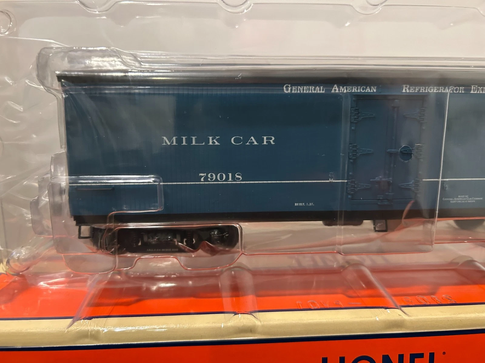 Lionel 6-52344 Milwaukee Road Blue Milk Car NIB — photo 2