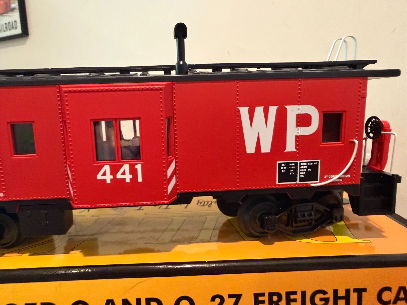 MTH 30-7742 Western Pacific Bay Window Caboose NIB — photo 2