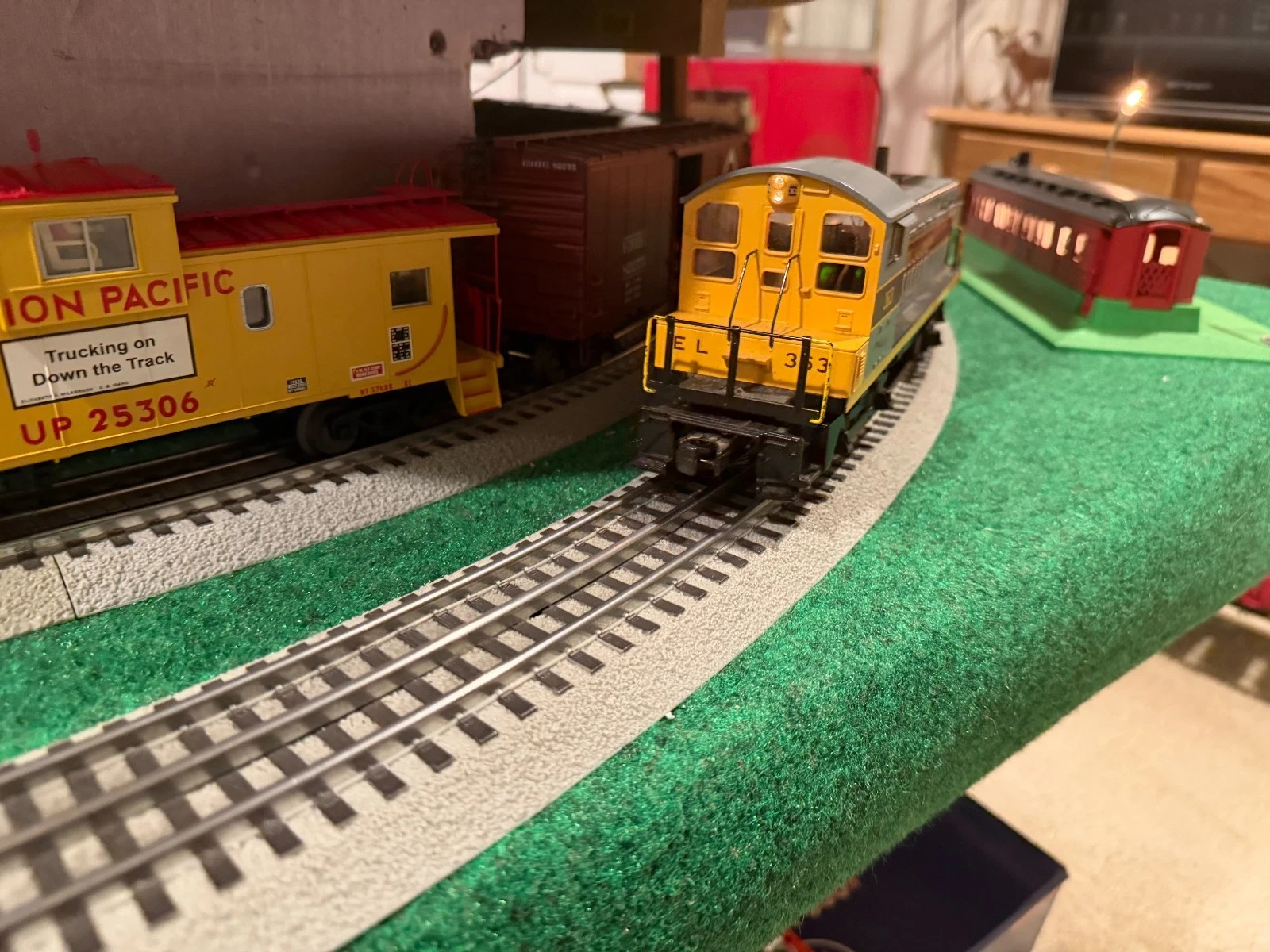 MTH 30-2147-1 Erie Lackawanna SW-8 Switcher Diesel Engine w/Proto LN/BOX — photo 2