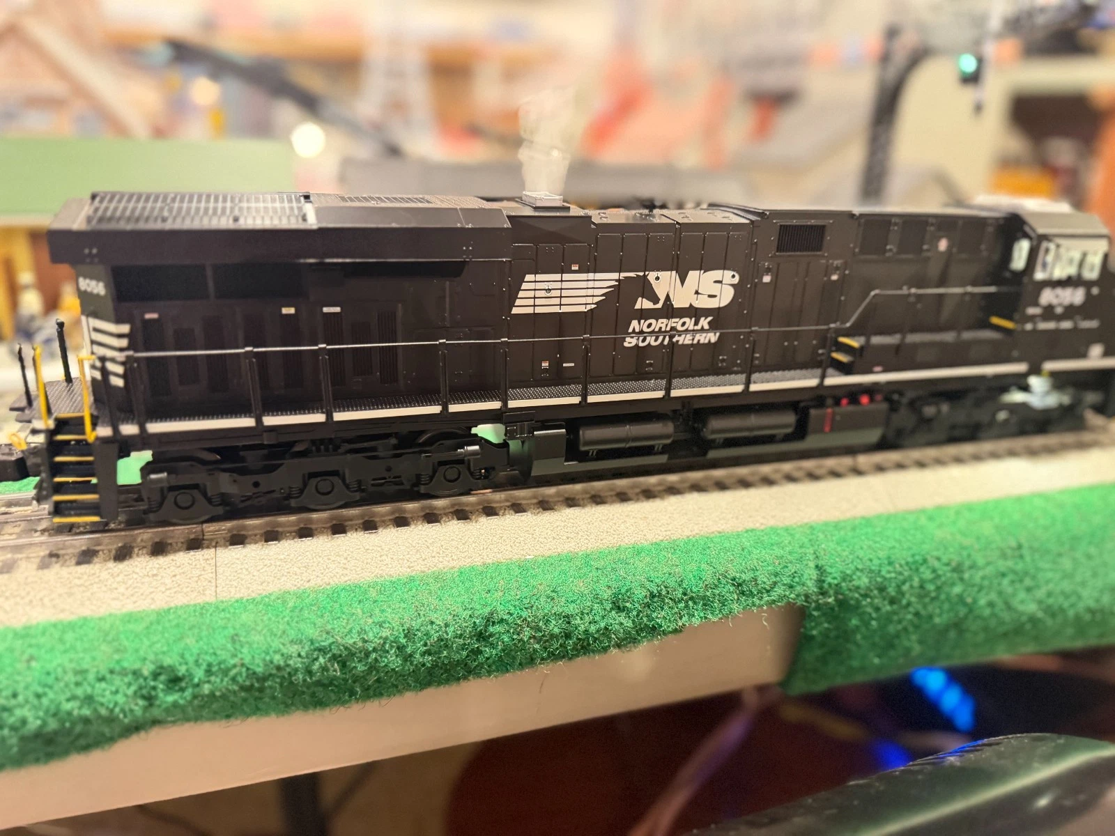 LIONEL 6-82209 NS LEGACY ES44AC #8056 NIB — photo 2