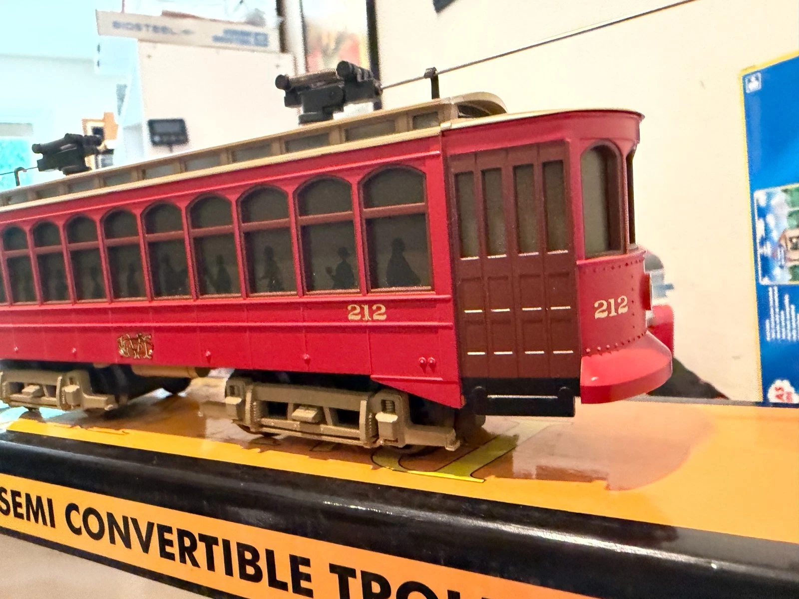 MTH 30-2512-0 Semi-Convertible Brill Trolley LN/Box — photo 3