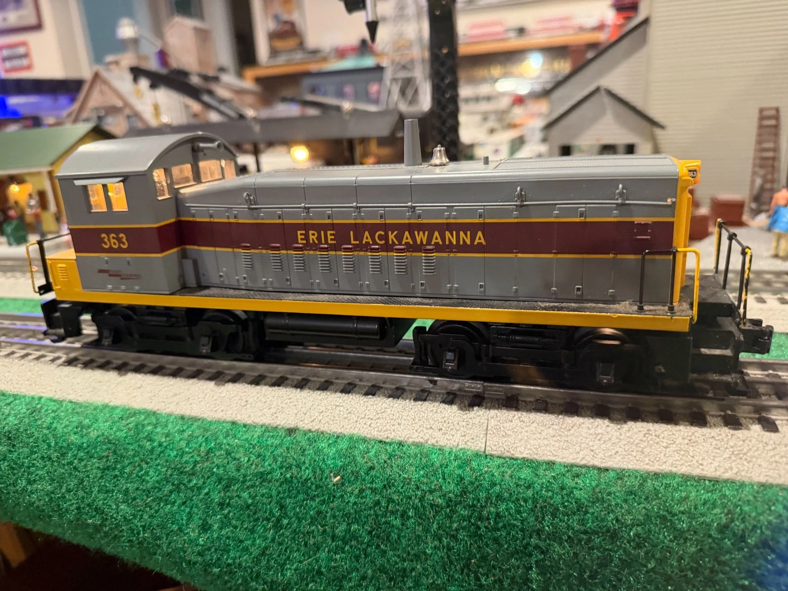 MTH 30-2147-1 Erie Lackawanna SW-8 Switcher Diesel Engine w/Proto LN/BOX — photo 3
