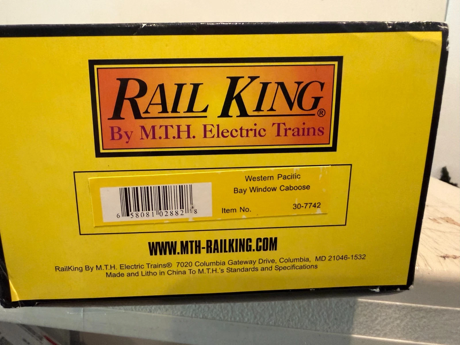 MTH 30-7742 Western Pacific Bay Window Caboose NIB — photo 4