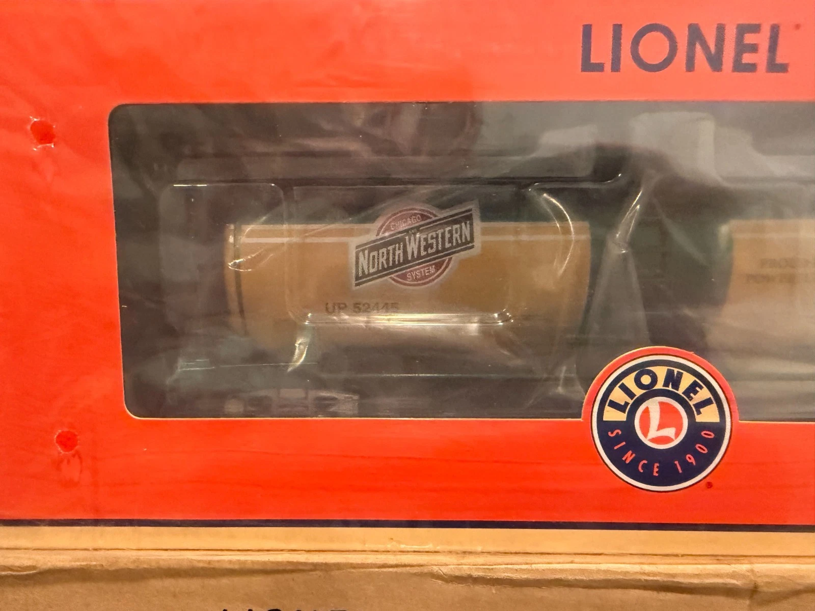 Lionel 6-52455 CNW Heritage Unibody Tanker NIB — photo 3