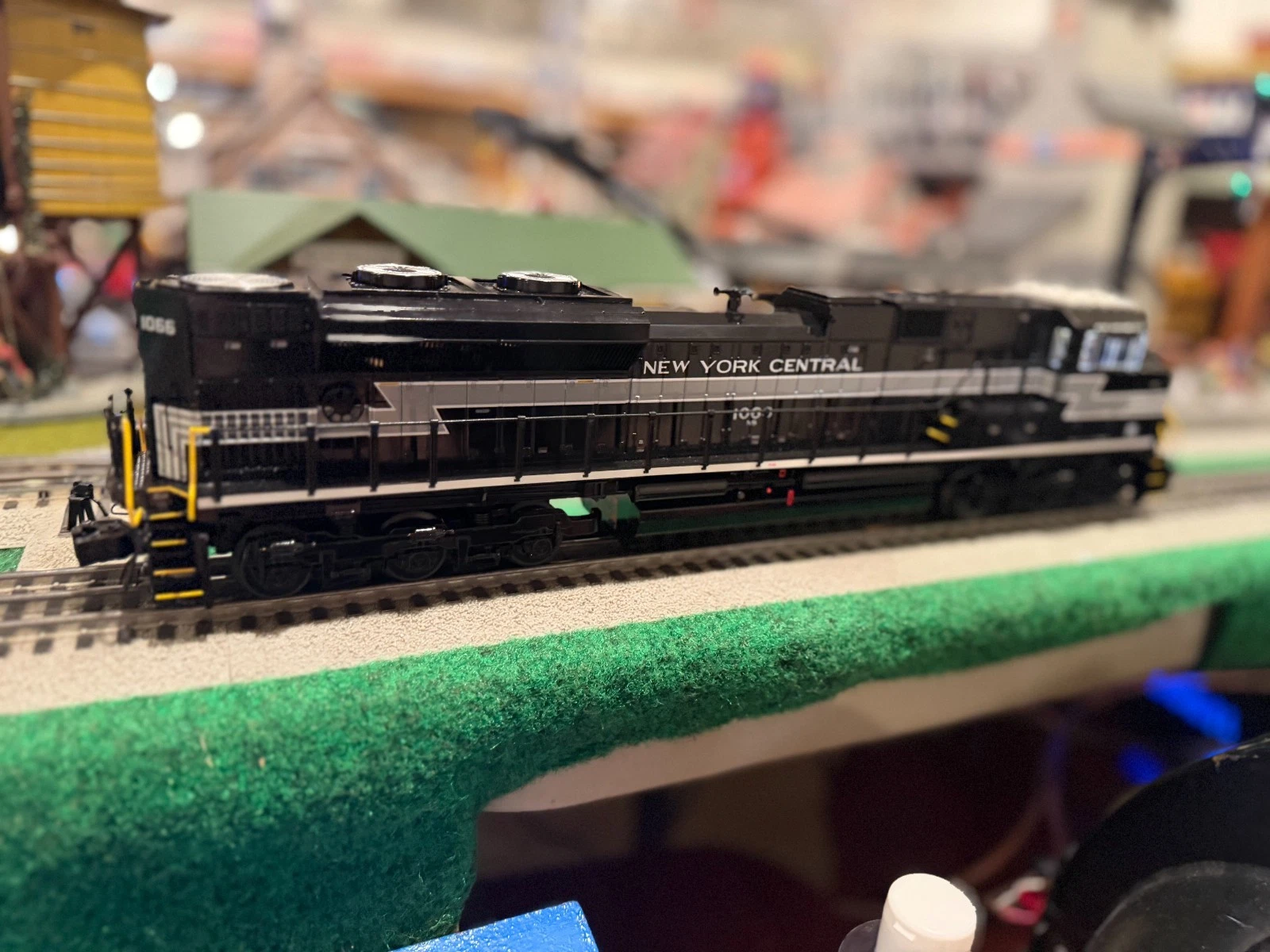 Lionel 2433080 Legacy SD70ACE New York Central Diesel Locomotive #1066 NIB — photo 3