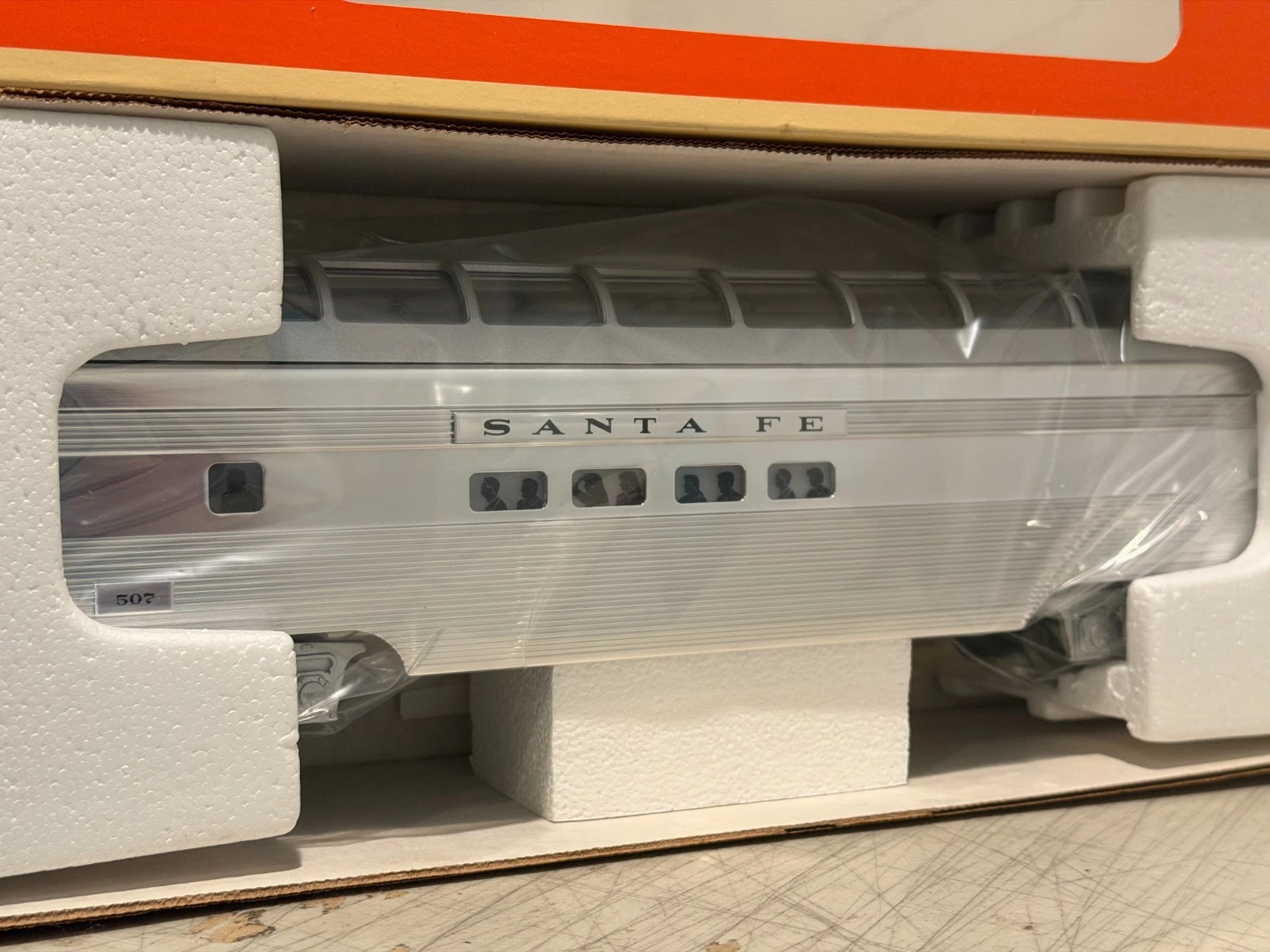 Lionel 6-19128 Santa Fe Full Vista Dome Car NIB