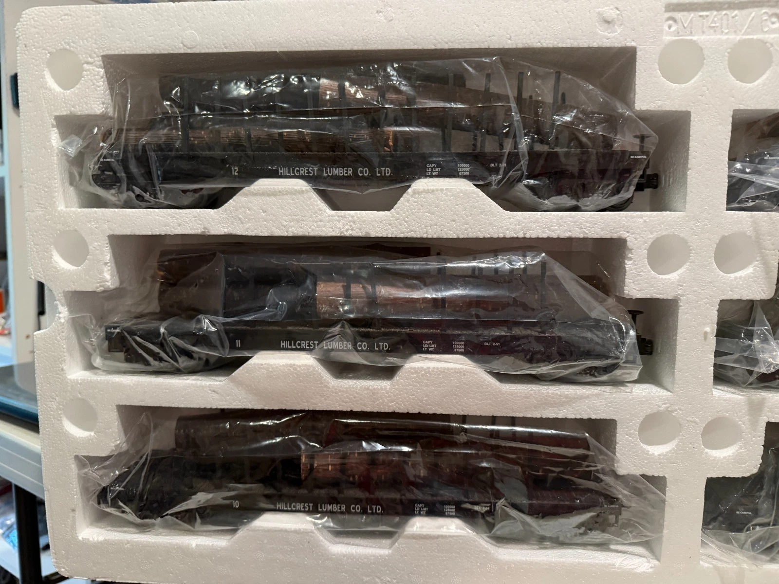 MTH Premier 20-98120 Hill Crest Lumber Co. Flatcar w/Logs 6-Car Set O-Gauge NIB — photo 3