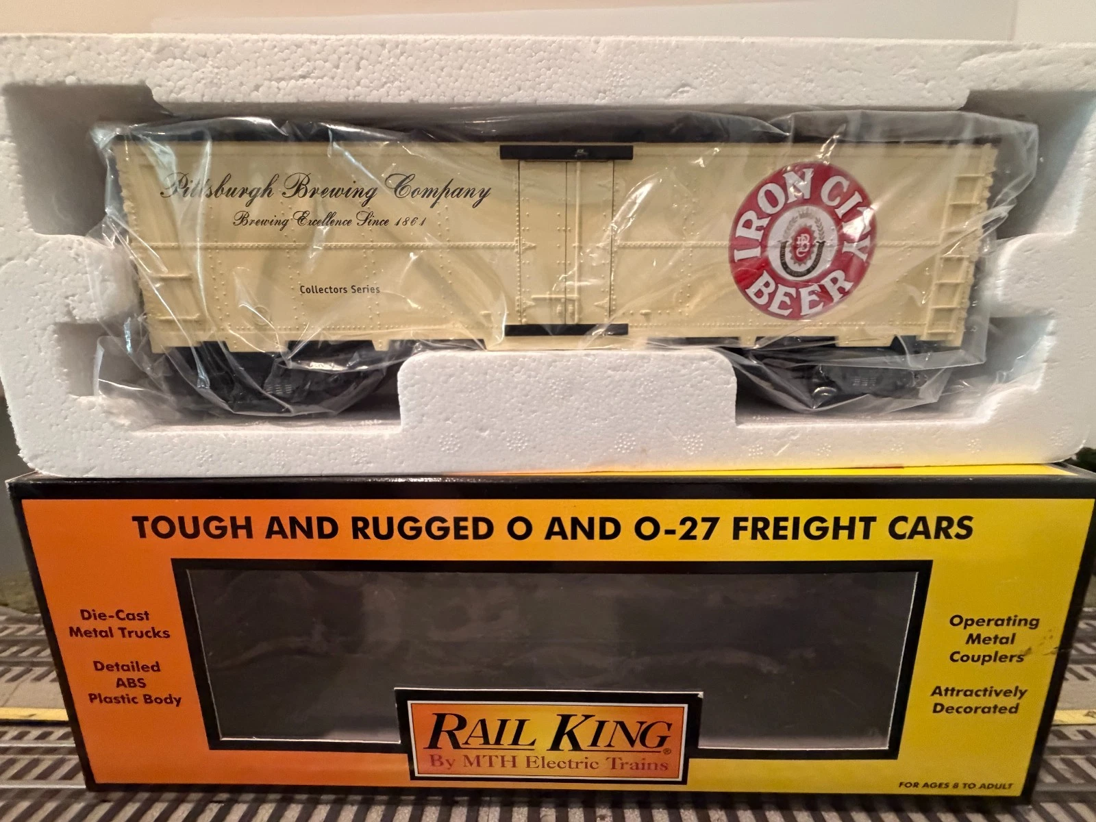 MTH 30-7838 Iron City Beer Reefer LN/Box