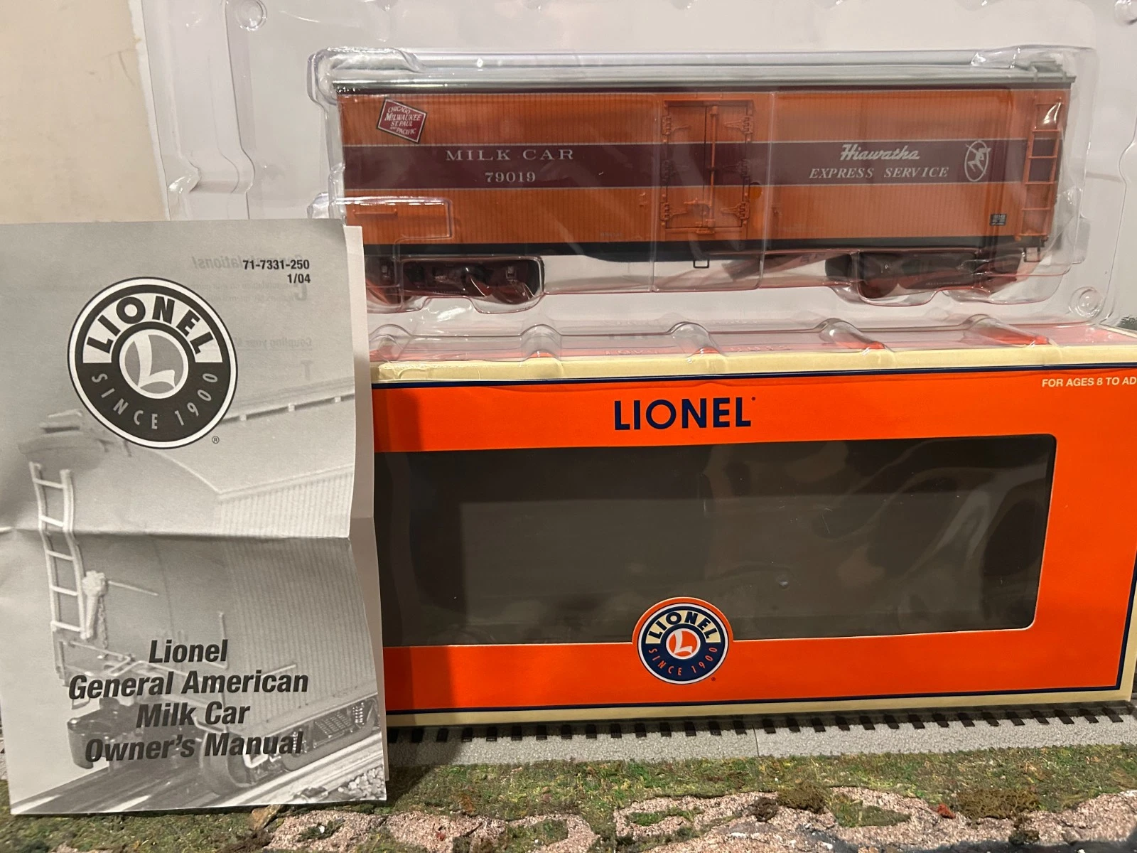 Lionel 6-52343 Milwaukee Road Hiawatha Milk Car NIB