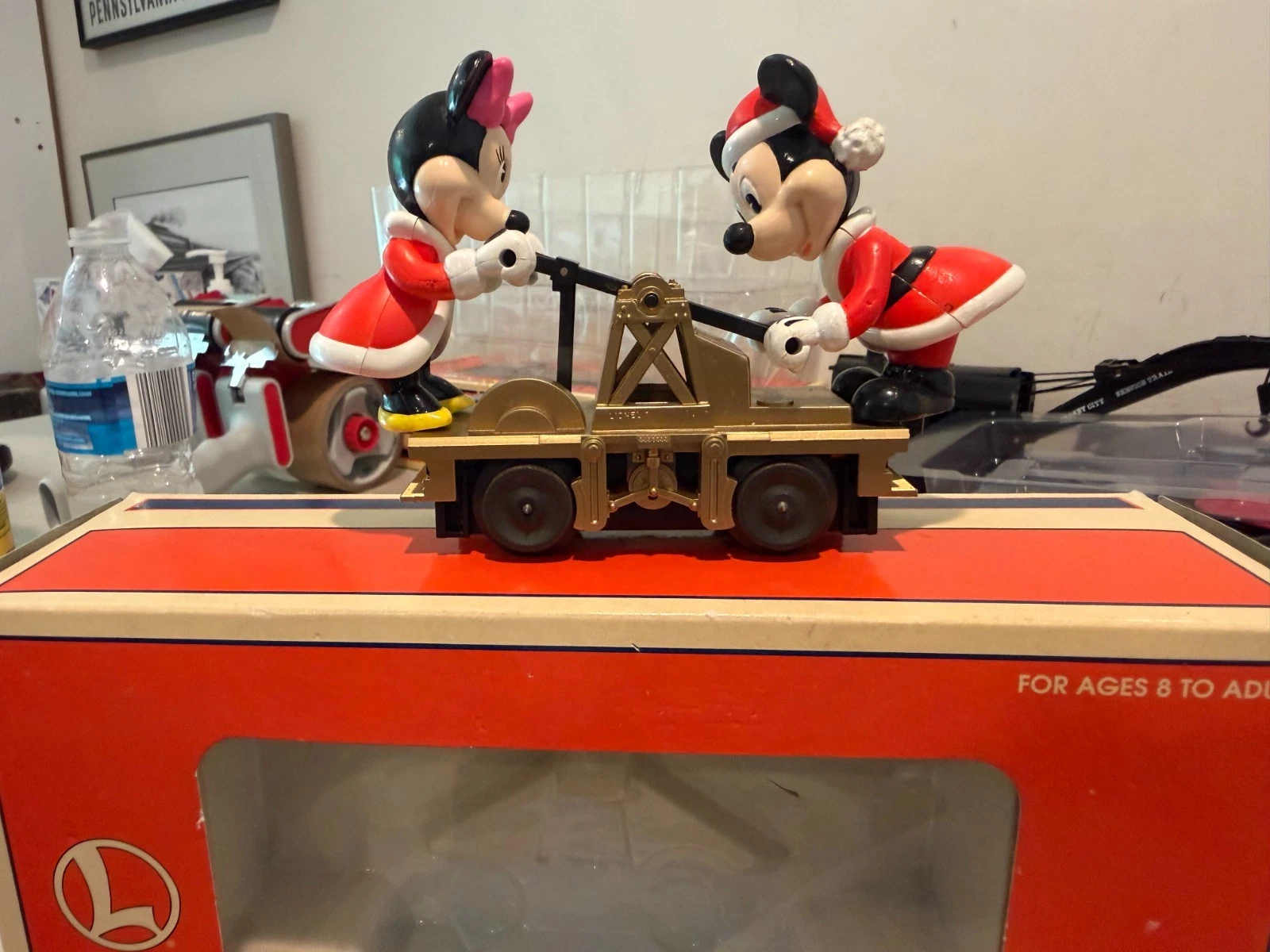 Lionel 6-18433 O Gauge Mickey & Minnie Christmas Operating Handcar NIB