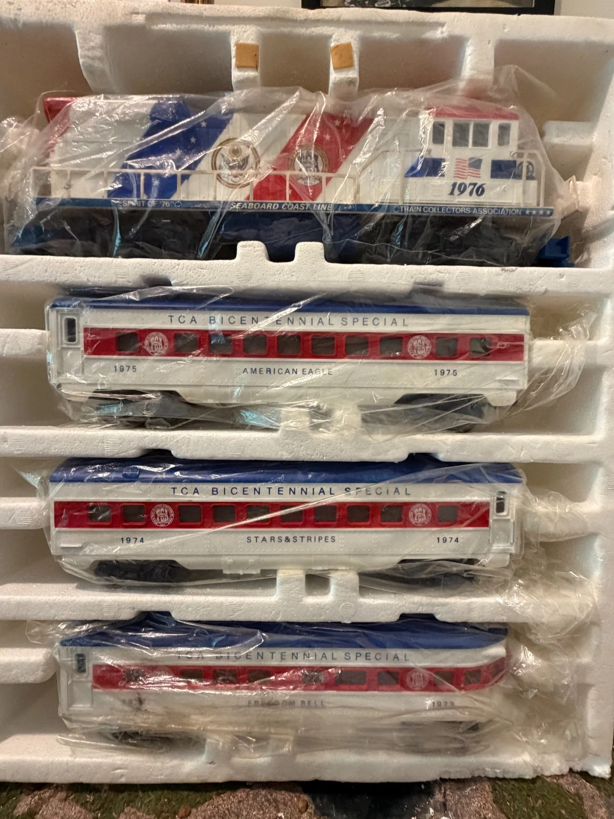 Lionel 6-1976 TCA Bicentennial 4 Car Passenger Set LN/Box