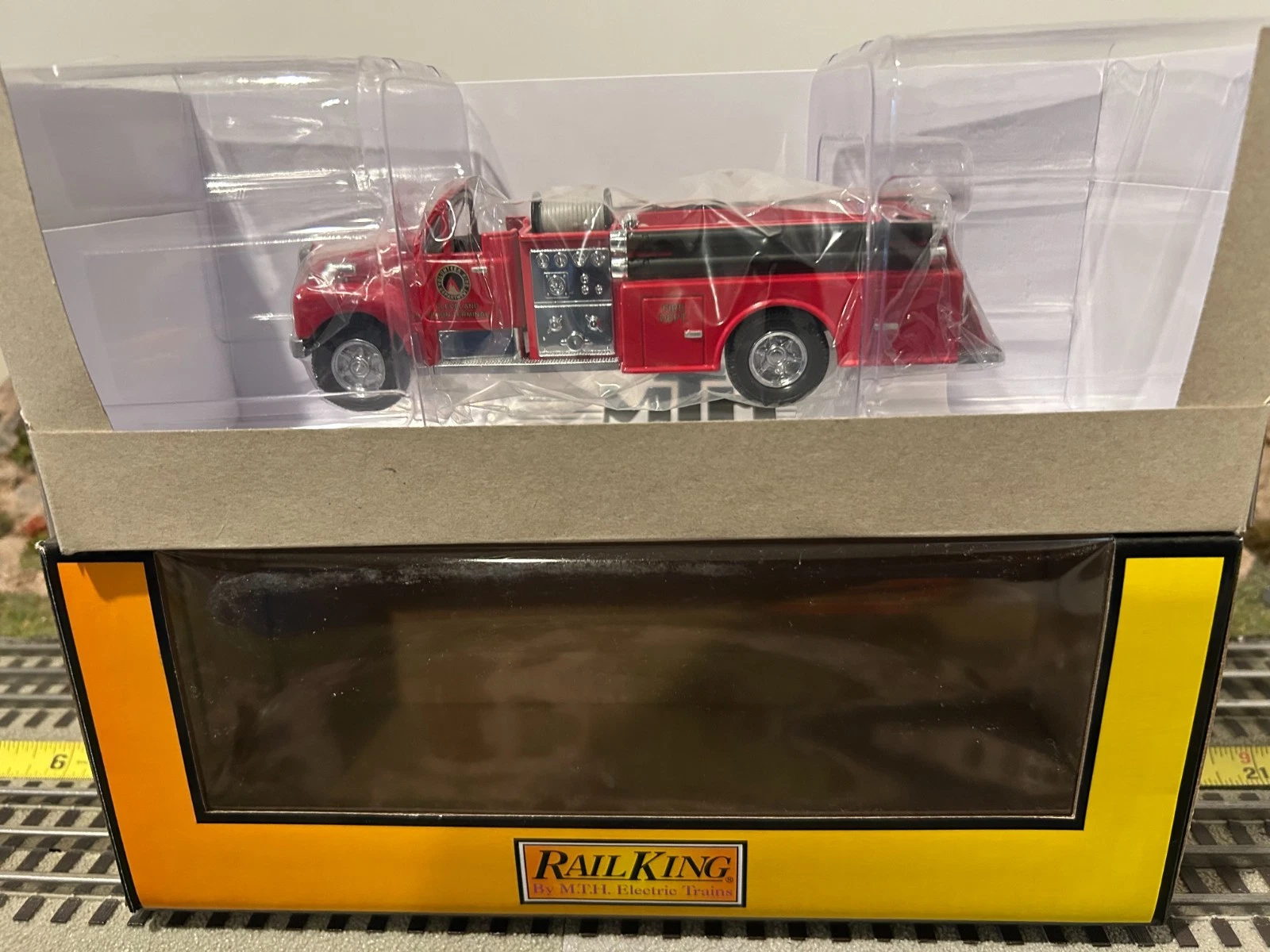MTH 30-50103 Cleveland Union Terminal Firetruck NIB