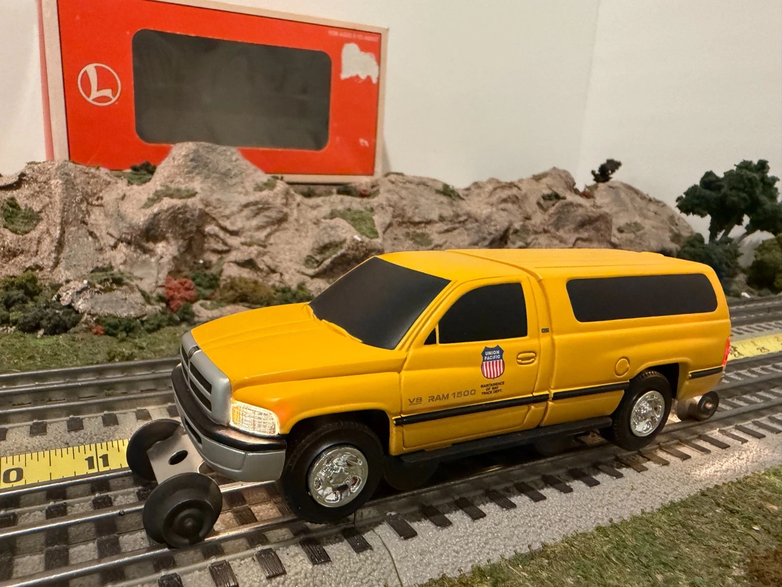 Lionel 6-18439 Union Pacific Dodge RAM Inspection Car LN/Box — photo 2