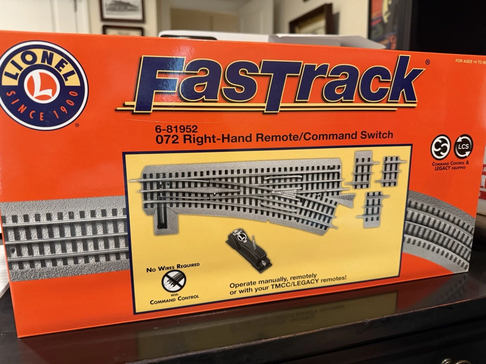 Lionel 6-81952 FasTrack O72 Remote Command Switch, RIGHT Hand NIB