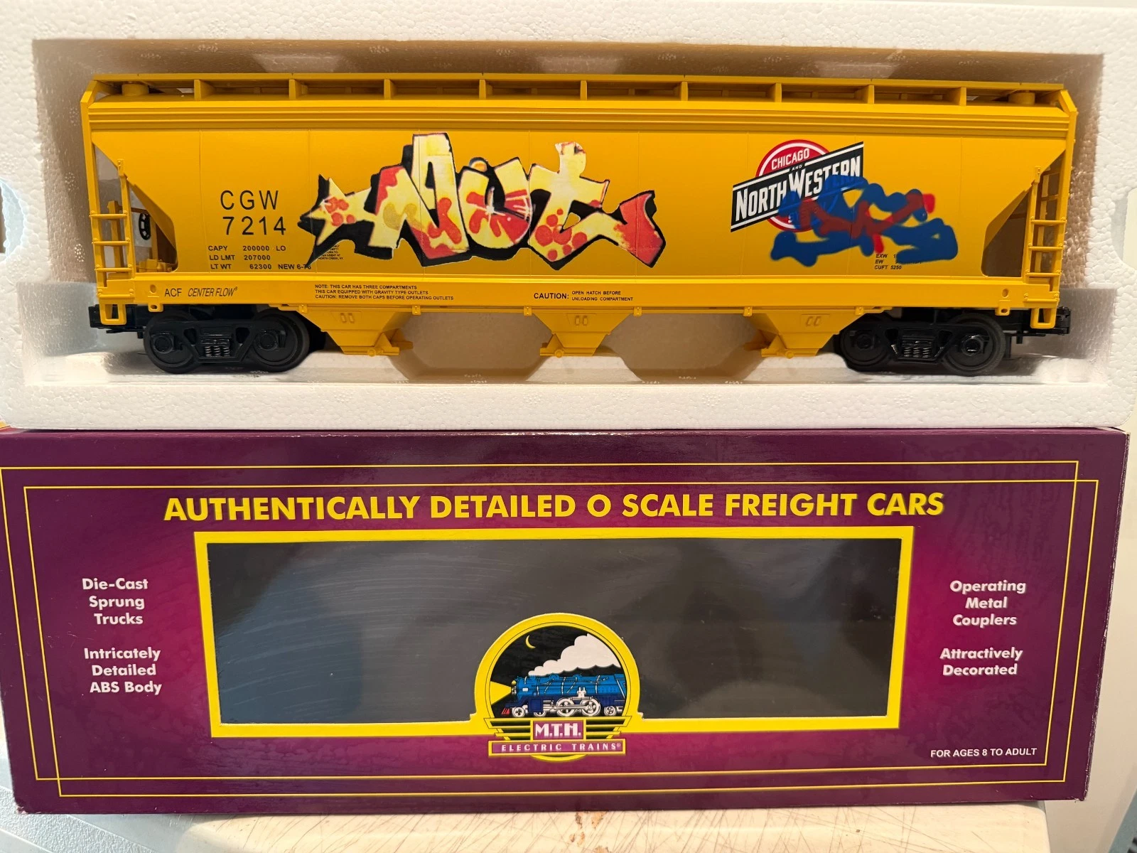 MTH 20-97522 Chicago Great Western #7214 3 Bay Centerflow Hopper w/ Graffiti NIB
