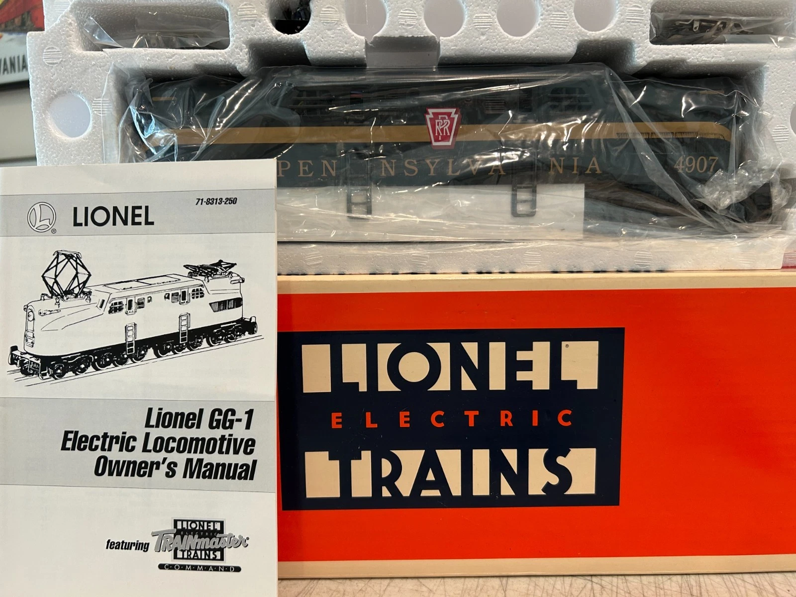 Lionel 6-18313 Pennsylvania Railroad GG1 w/ TMCC NIB — photo 4