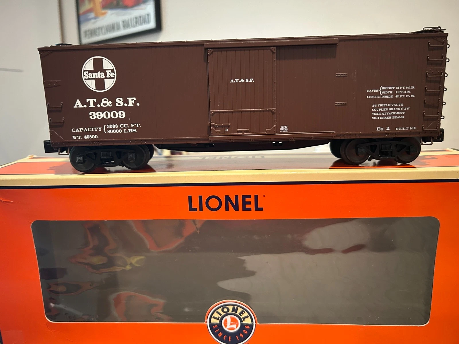 Lionel 6-17747 Santa Fe Double-Sheathed Box Car NIB