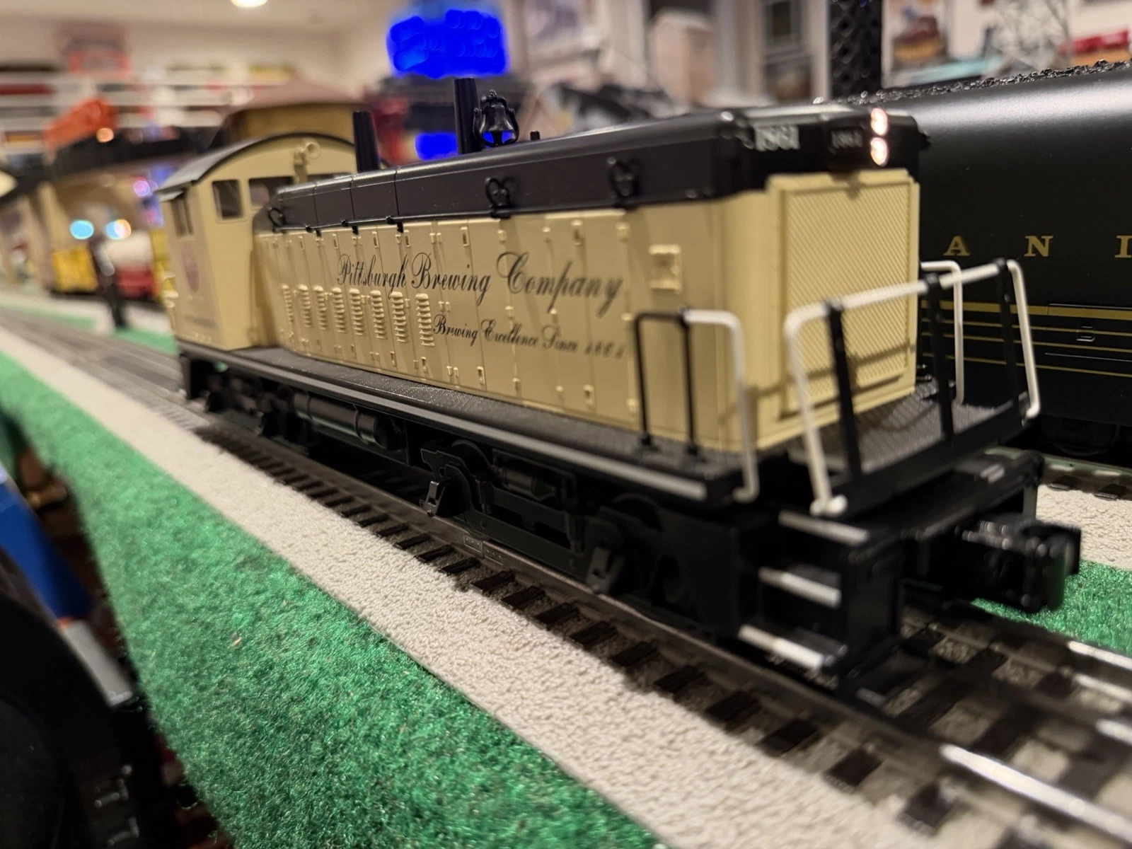 MTH 30-2454-1 Pittsburg Brewing Co. SW9 w/Proto 2 LN/Box