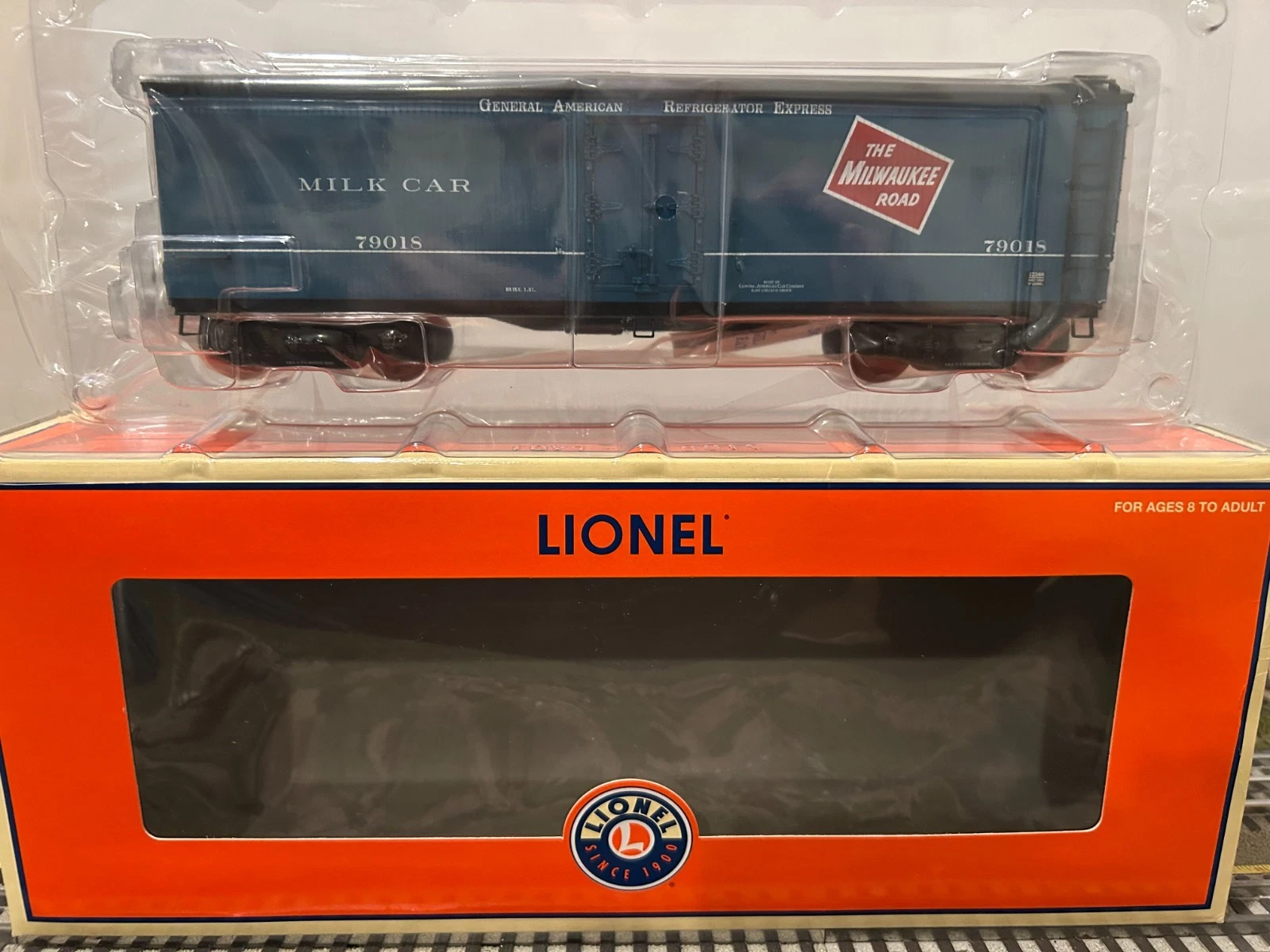 Lionel 6-52344 Milwaukee Road Blue Milk Car NIB