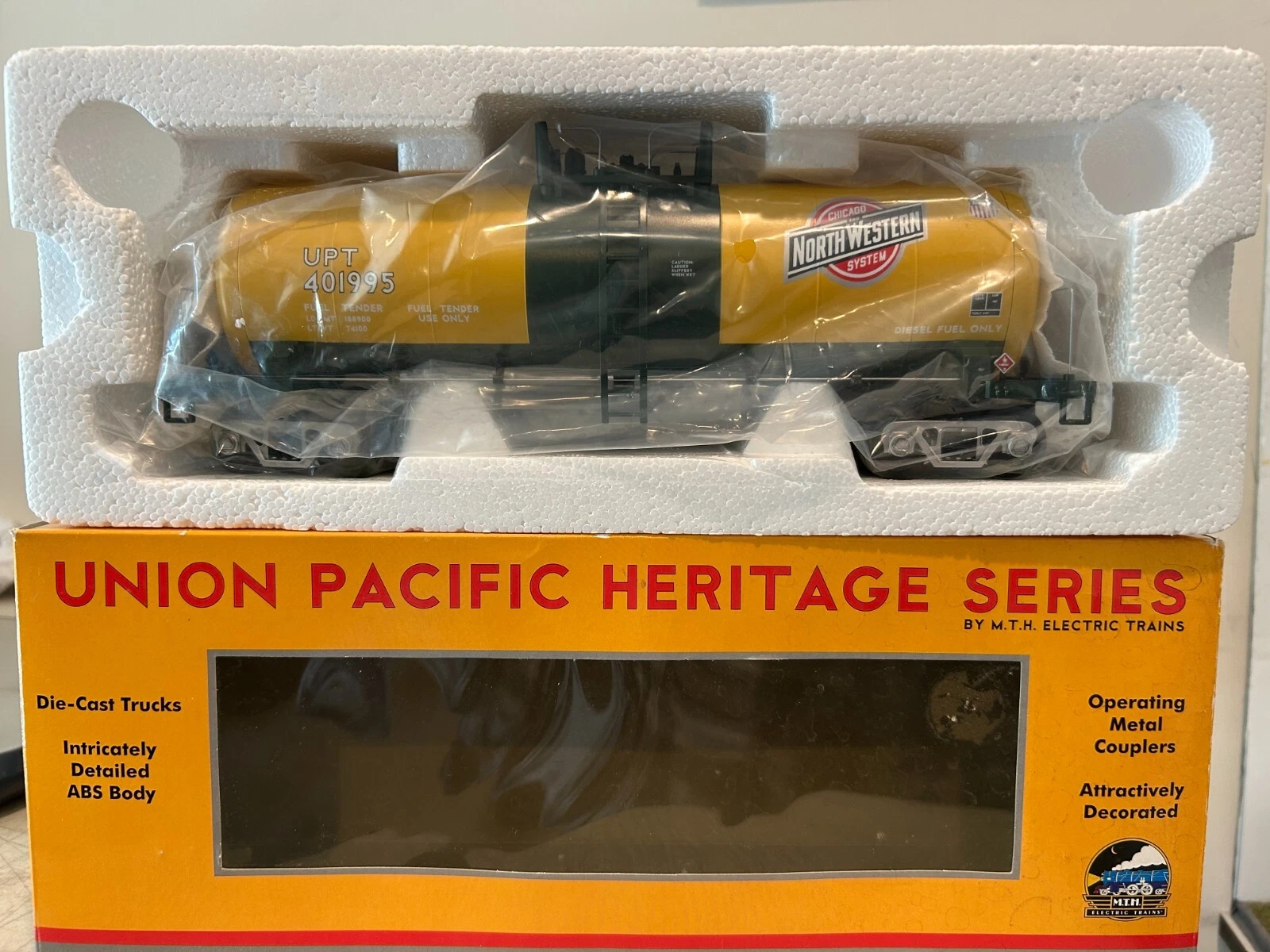 MTH O Scale 20-96167 Chicago Northwestern (UP Heritage) Tank Car NIB
