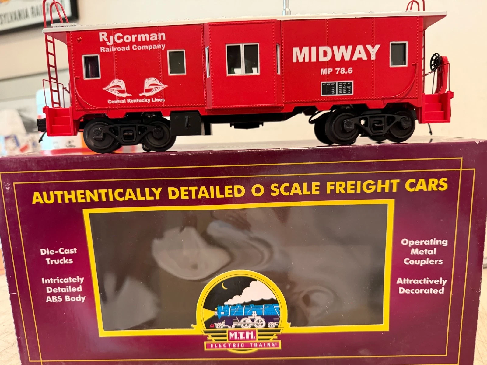 MTH 20-91641 RJ Corman Bay Window Caboose NIB