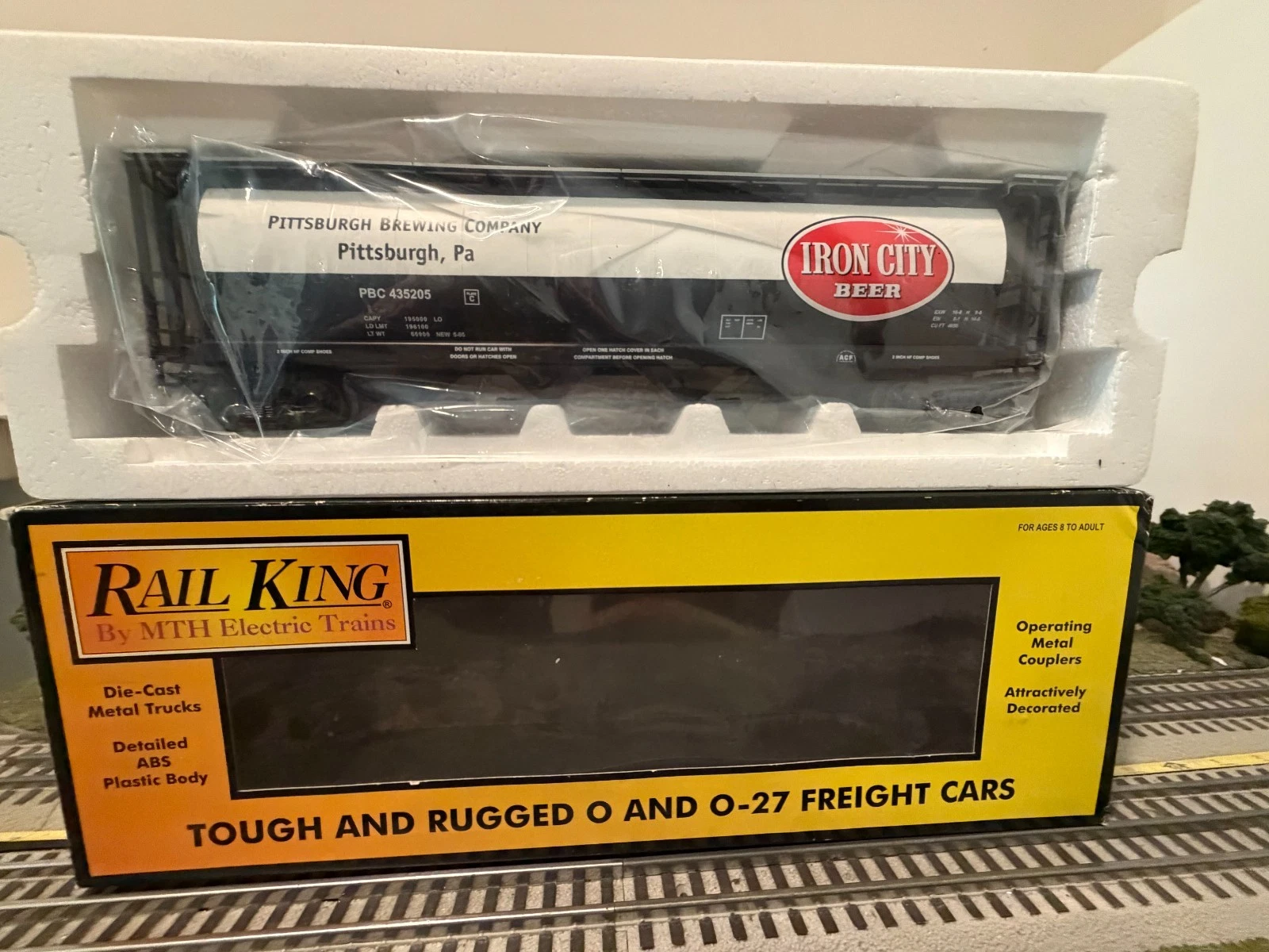 MTH 30-75195 Iron City Beer Hopper Car NIB
