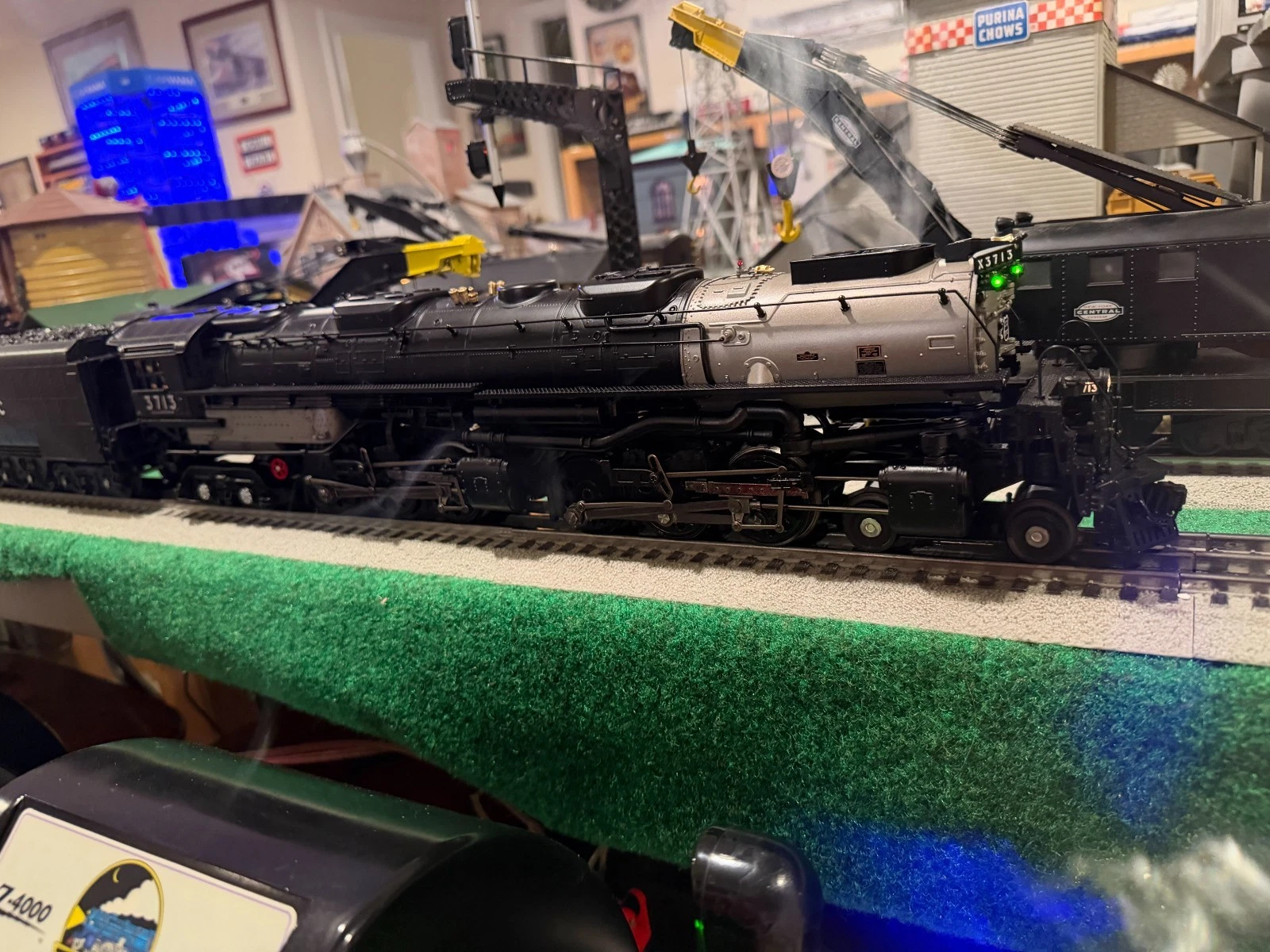MTH 20-3089-1 Union Pacific Challenger #3713 w/ Proto 2 (Wrong Tender)