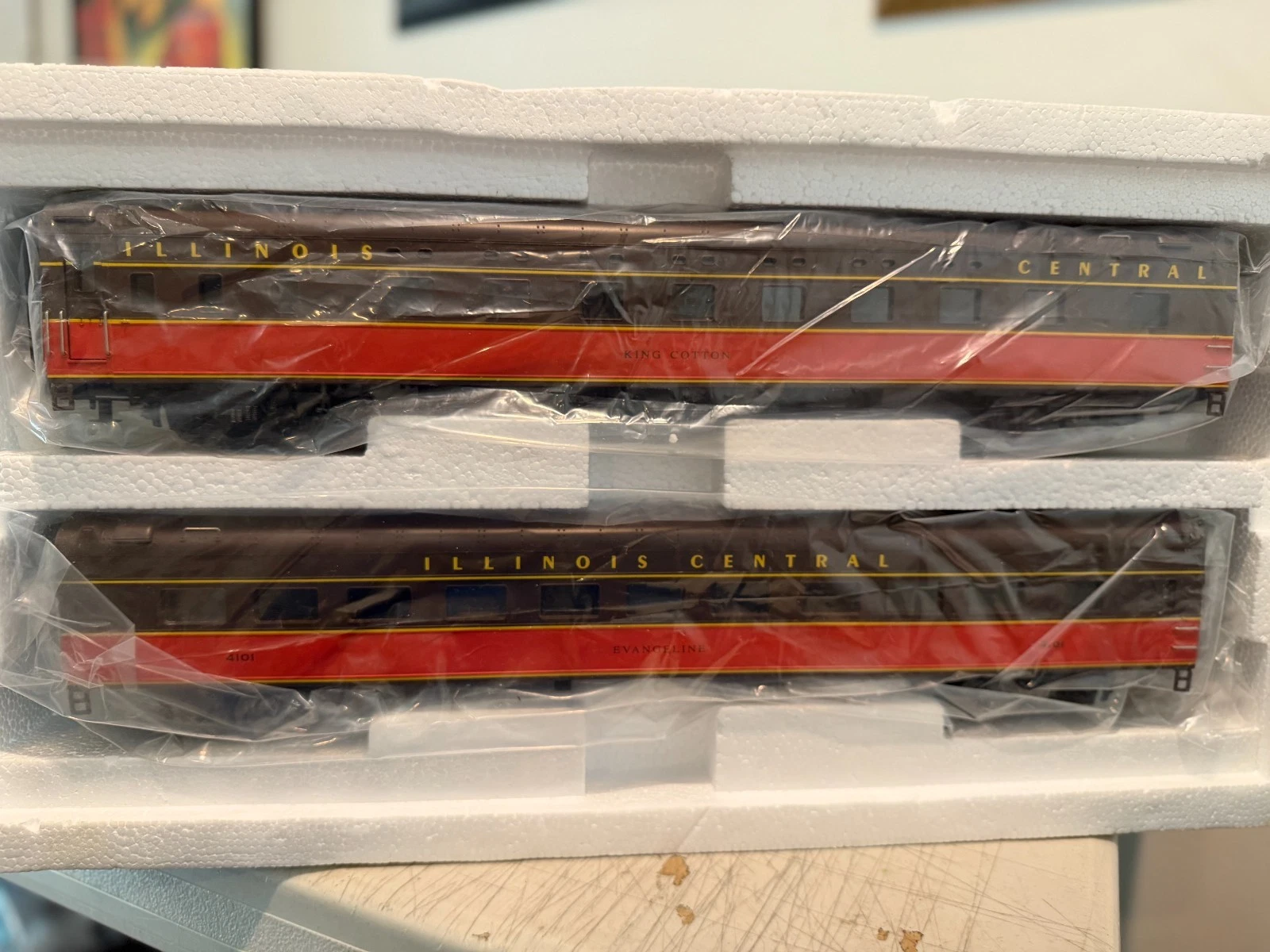 MTH 20-6661 Illinois Central 2 Car 70’ ABS Sleeper/Diner Smooth LN/Box