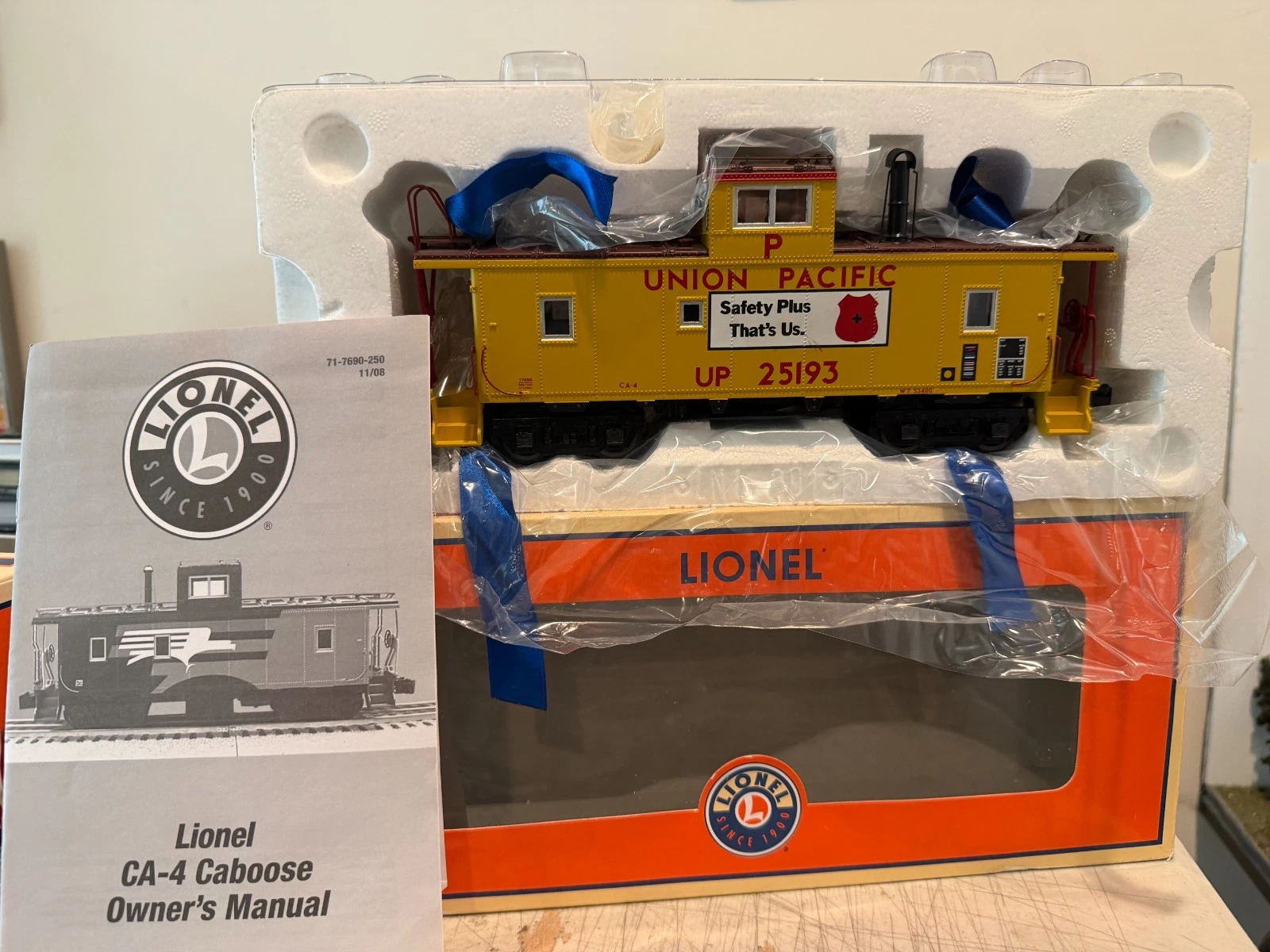 Lionel 6-17699 Union Pacific CA-4 Caboose NIB