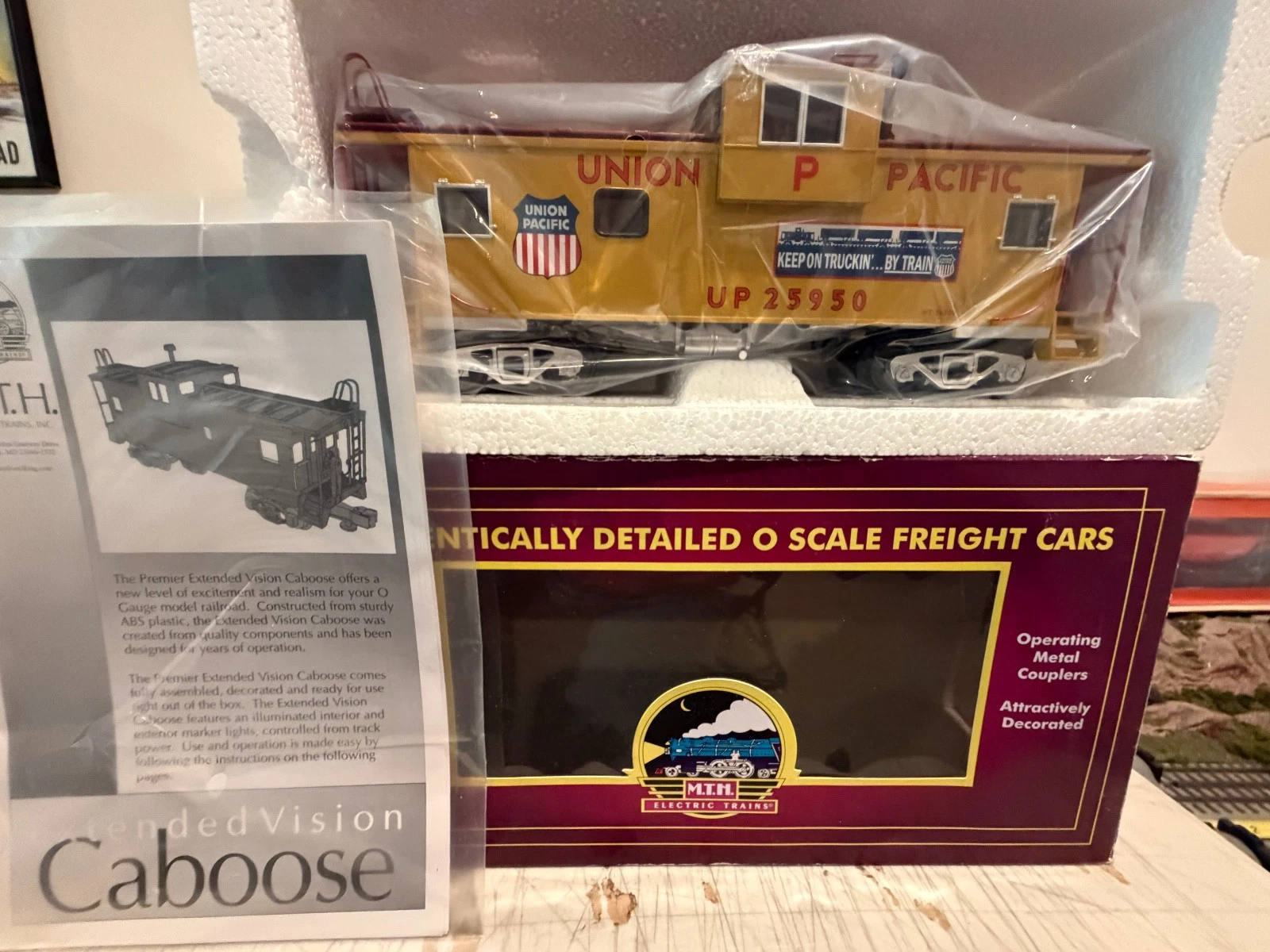 MTH 20-20166e Union Pacific Extended Vision Caboose NIB